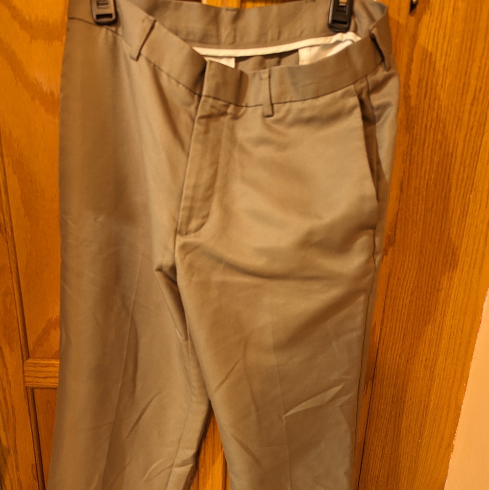 Men's khaki Axist pants size 32x30